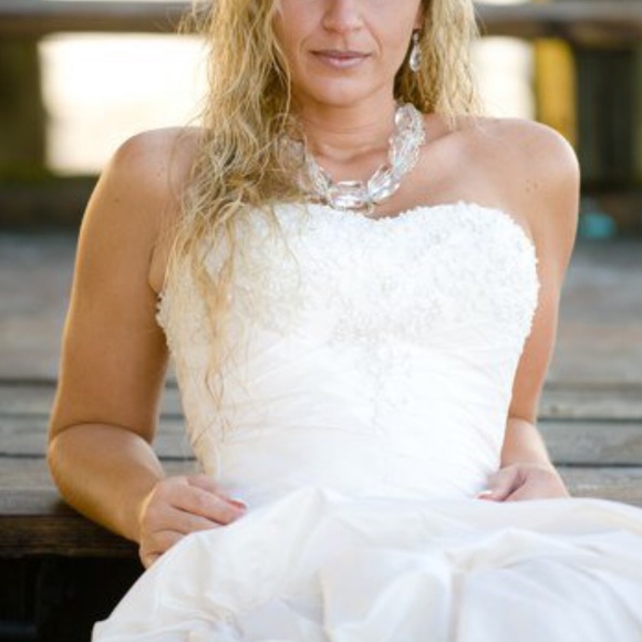 Clear stone Jewelry set with silver chain detail - Picture 2 of 5